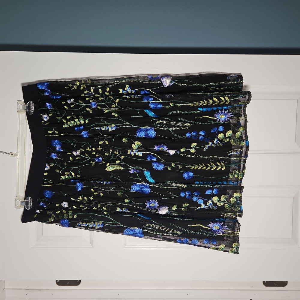 Susan Graver Floral Embroidered Skirt - Size XL